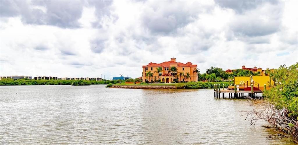 Baywatch Apartment เคลียร์วอเตอร์ ภายนอก รูปภาพ